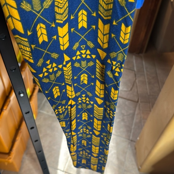 NWOT LuLaRoe Leggings Navy Blue Orange Arrows OS One Size (2-10) - Picture 3 of 6